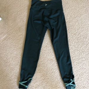 Old Navy Active Go-Dry Leggings with Ankle Detail
